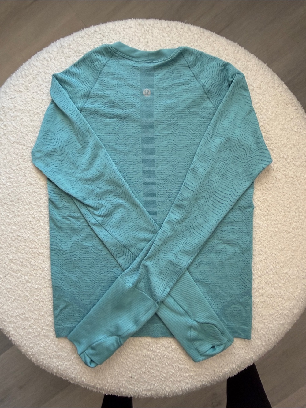 lululemon athletica Women’s Aqua Lightweight long Sleeve